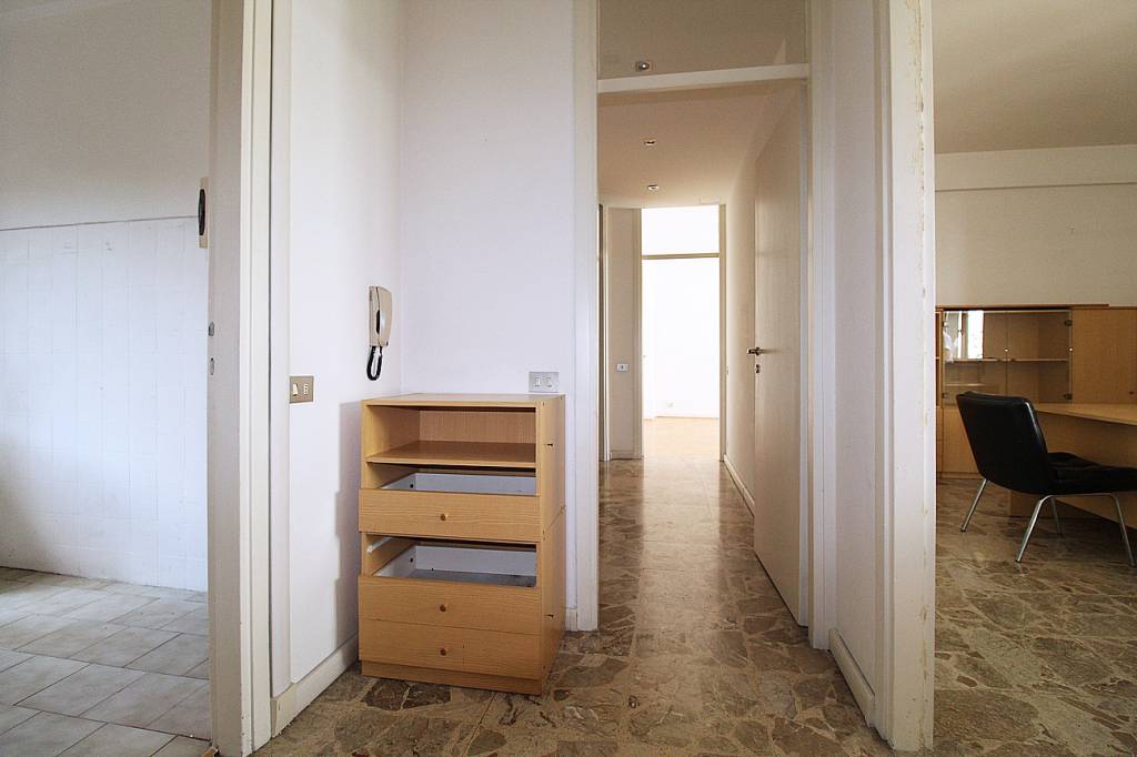 Appartamento in affitto a Cantù, 3 locali, prezzo € 500 | CambioCasa.it