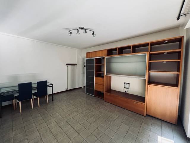 Appartamento in affitto a Gallarate, 2 locali, prezzo € 600 | CambioCasa.it