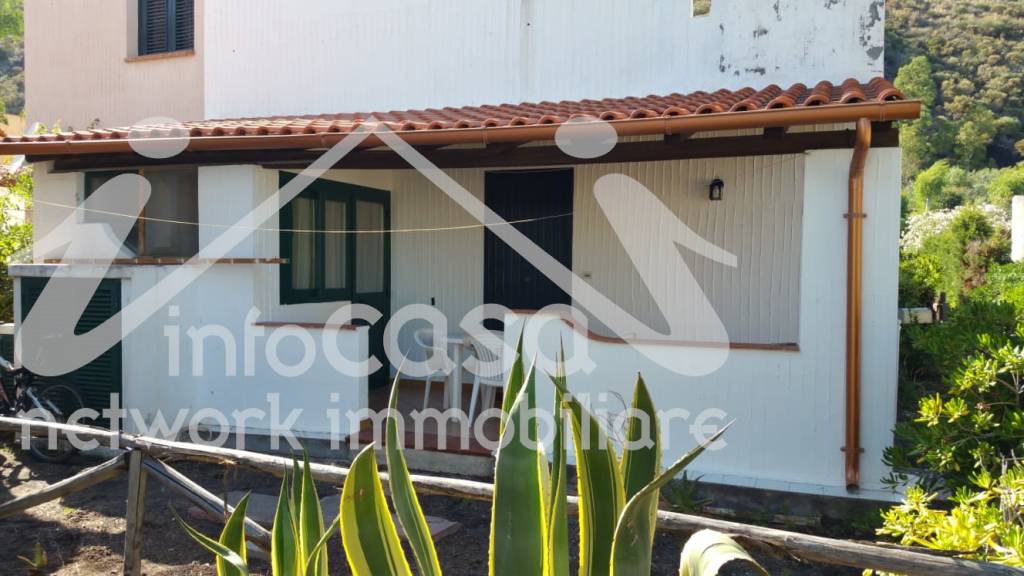 Villa in vendita a Lipari, 3 locali, prezzo € 110.000 | PortaleAgenzieImmobiliari.it