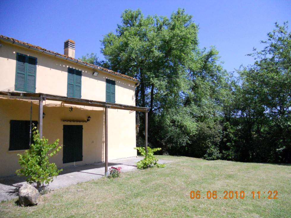 Rustico / Casale in vendita a Mombaroccio, 9 locali, prezzo € 105.000 | PortaleAgenzieImmobiliari.it