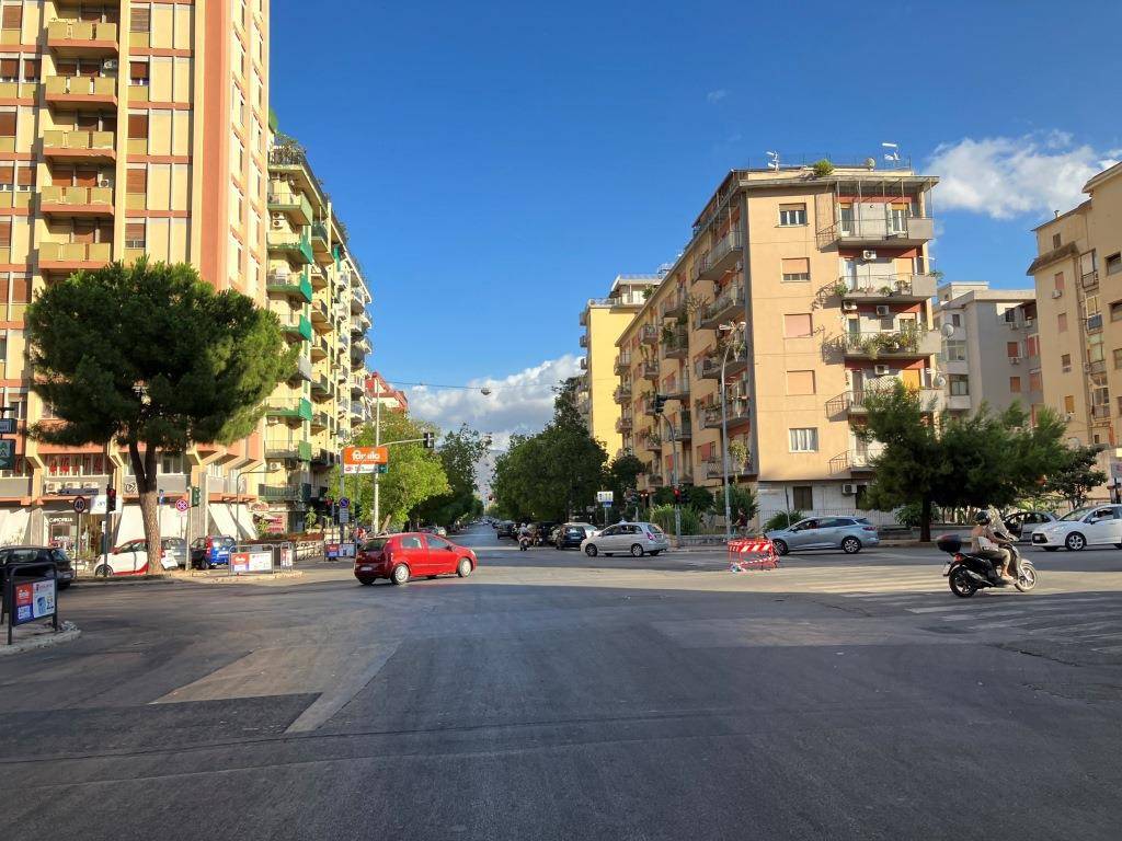 Appartamento in vendita a Palermo, 4 locali, prezzo € 290.000 | PortaleAgenzieImmobiliari.it