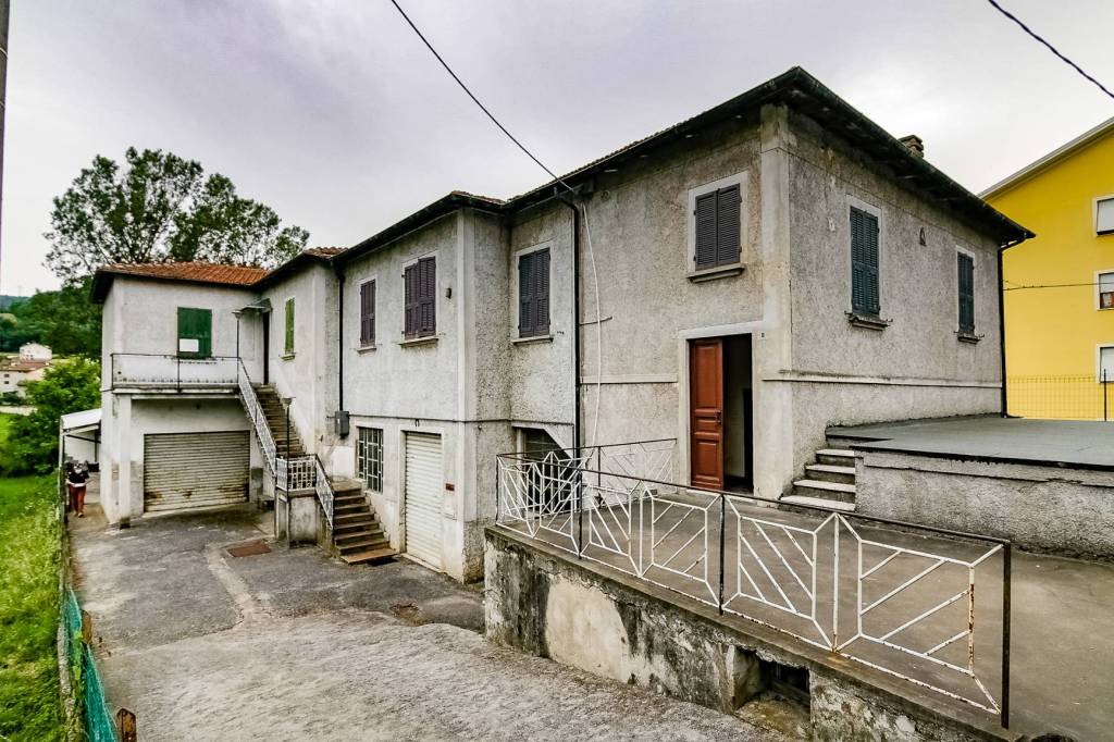 Rustico / Casale in vendita a Saliceto, 14 locali, prezzo € 100.000 | PortaleAgenzieImmobiliari.it