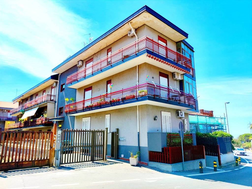 Appartamento in vendita a Camporotondo Etneo, 3 locali, prezzo € 109.000 | CambioCasa.it