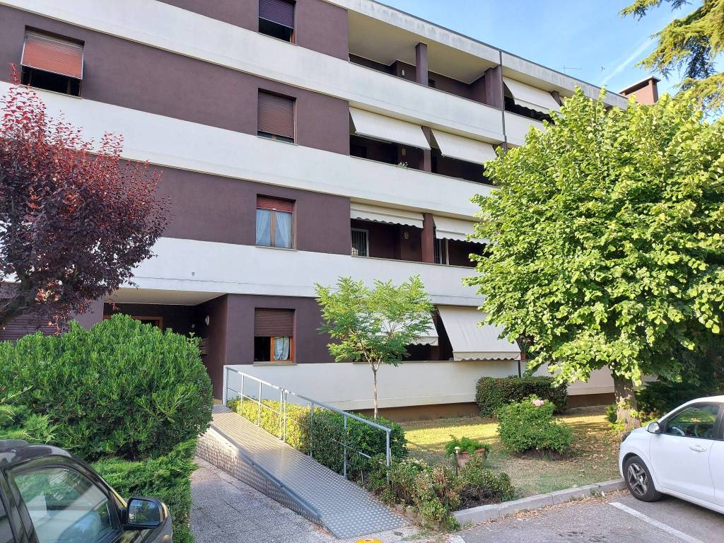 Appartamento in vendita a Pesaro, 4 locali, prezzo € 180.000 | PortaleAgenzieImmobiliari.it