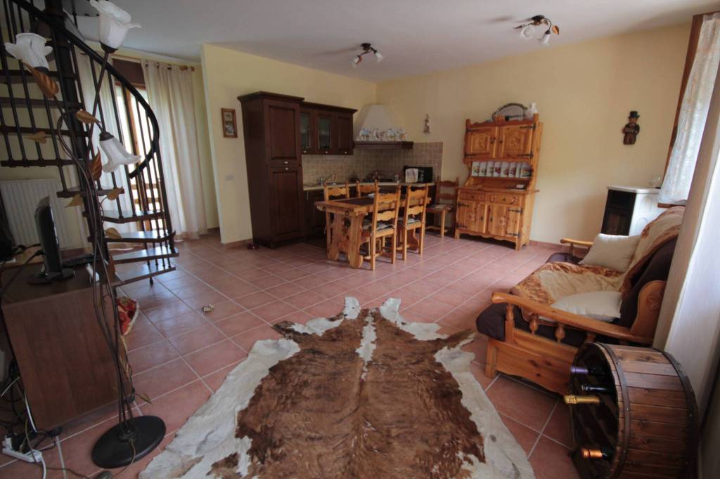 Appartamento in vendita a Garessio, 4 locali, prezzo € 55.000 | CambioCasa.it