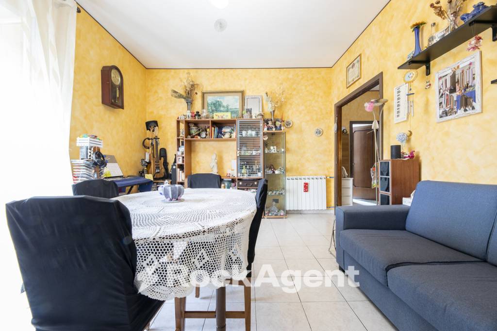 Appartamento in vendita a Roma, 3 locali, prezzo € 135.000 | CambioCasa.it