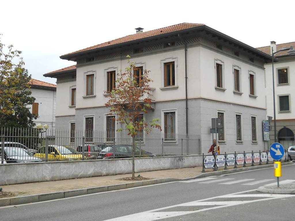Ufficio / Studio in affitto a Saronno, 3 locali, prezzo € 1.300 | PortaleAgenzieImmobiliari.it