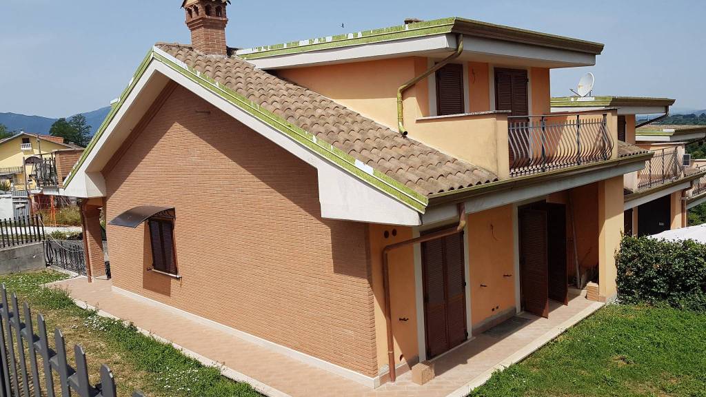 Villa a Schiera in vendita a Ceccano, 4 locali, prezzo € 218.000 | PortaleAgenzieImmobiliari.it