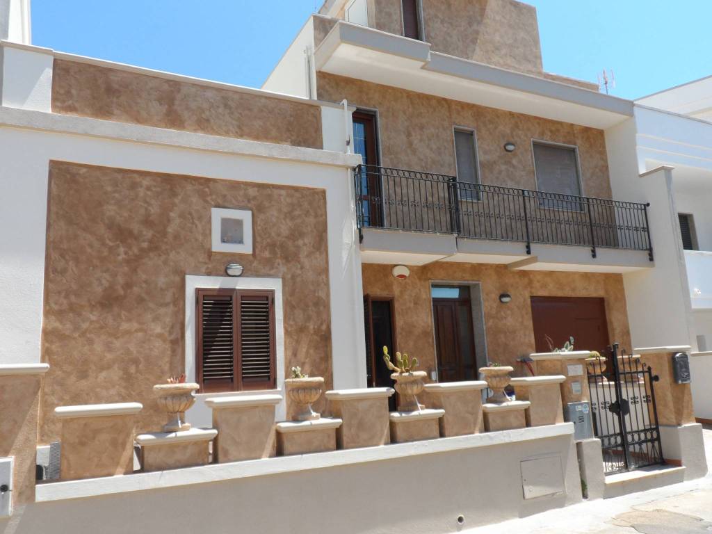 Appartamento in vendita a Gagliano del Capo, 7 locali, prezzo € 187.000 | PortaleAgenzieImmobiliari.it