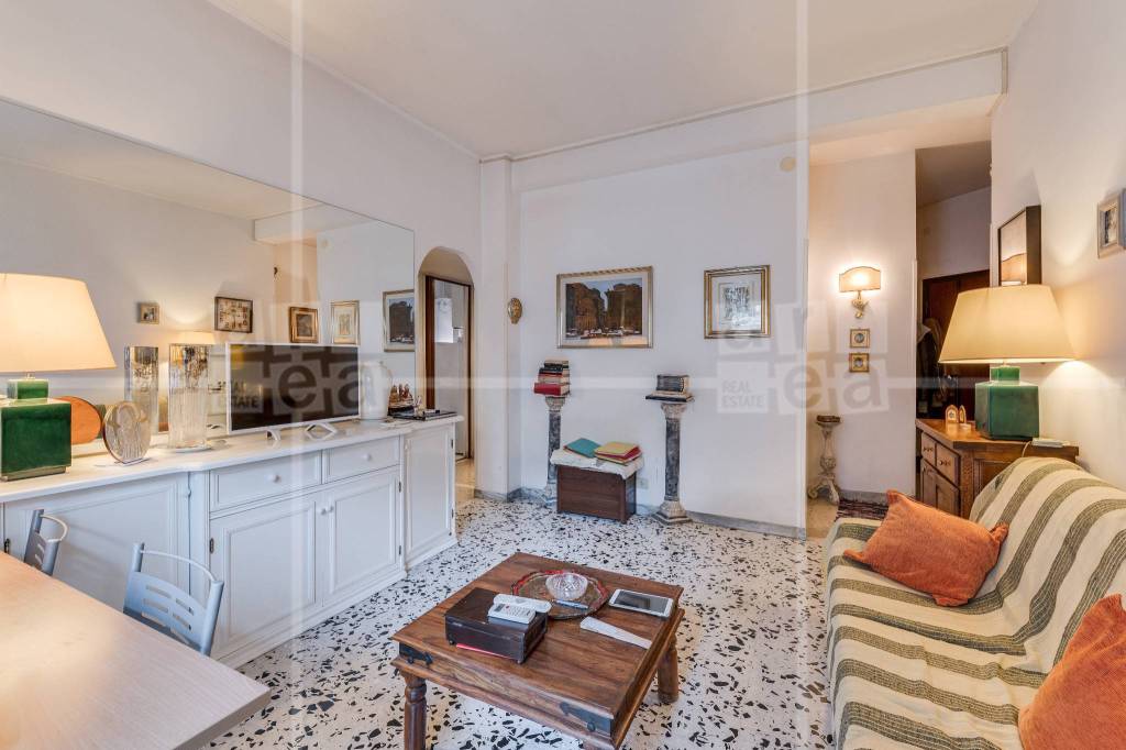 Appartamento in vendita a Roma, 4 locali, zona Zona: 25 . Trastevere - Testaccio, prezzo € 470.000 | CambioCasa.it