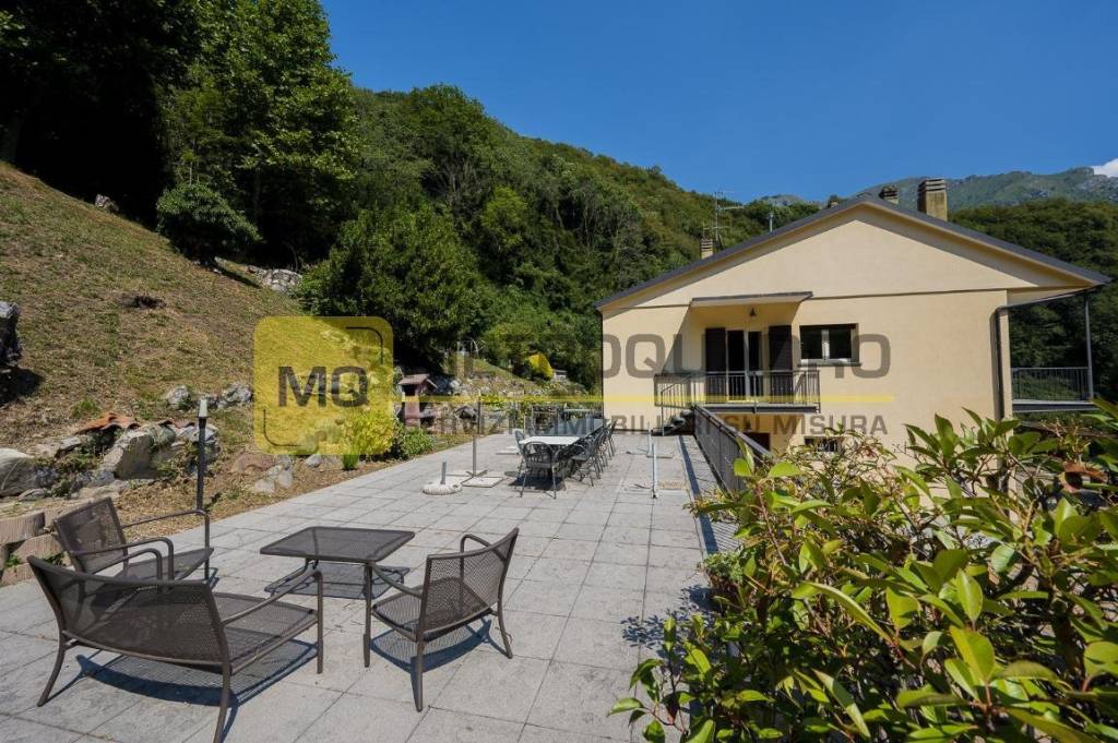Villa in vendita a Ballabio, 10 locali, prezzo € 740.000 | PortaleAgenzieImmobiliari.it