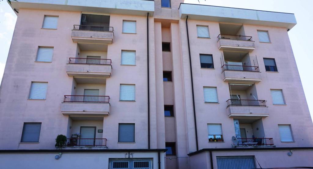 Appartamento in vendita a Bevagna, 6 locali, prezzo € 118.000 | PortaleAgenzieImmobiliari.it