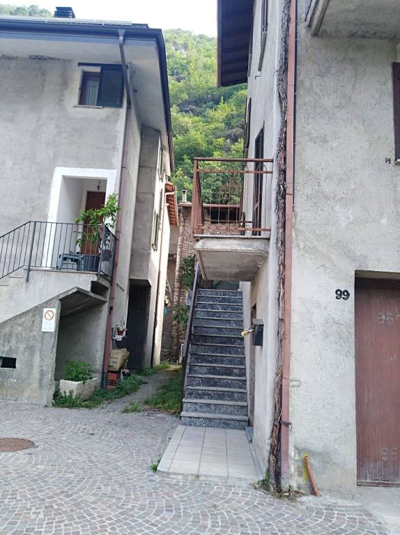 Appartamento in vendita a Morbegno, 2 locali, prezzo € 40.000 | CambioCasa.it