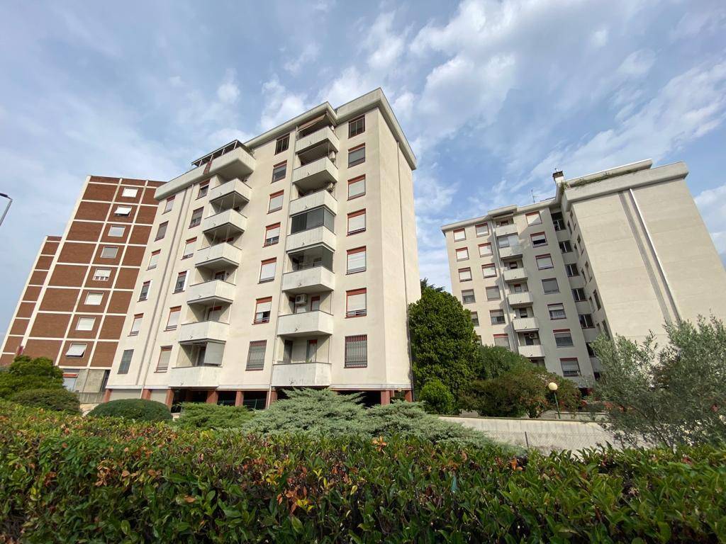 Appartamento in vendita a Novate Milanese, 3 locali, prezzo € 290.000 | CambioCasa.it