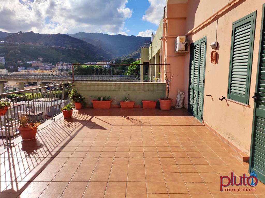 Appartamento in vendita a Messina, 4 locali, prezzo € 165.000 | PortaleAgenzieImmobiliari.it