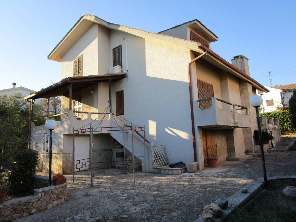 Villa in vendita a Statte, 6 locali, prezzo € 150.000 | PortaleAgenzieImmobiliari.it
