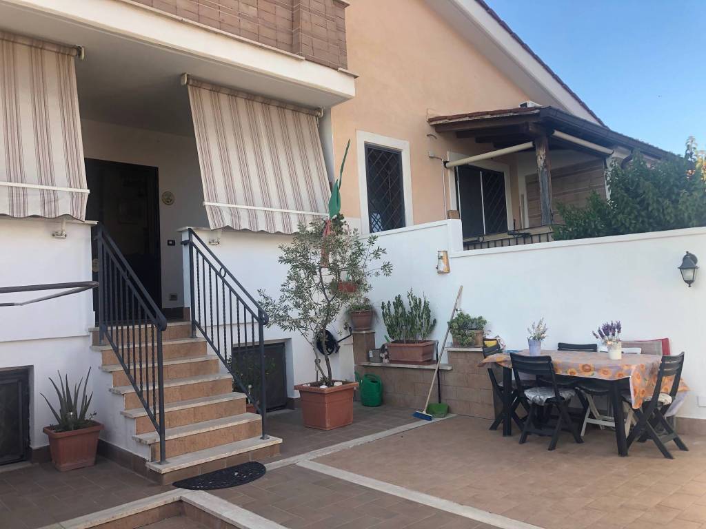 Villa in vendita a Roma, 5 locali, zona Zona: 38 . Acilia, Vitinia, Infernetto, Axa, Casal Palocco, Madonnetta, prezzo € 258.000 | CambioCasa.it