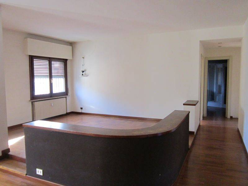 Appartamento in vendita a Acqui Terme, 5 locali, prezzo € 128.000 | PortaleAgenzieImmobiliari.it