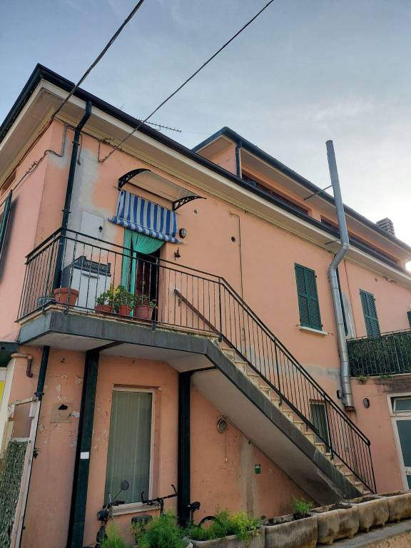 Villa in vendita a Pesaro, 6 locali, prezzo € 189.000 | PortaleAgenzieImmobiliari.it