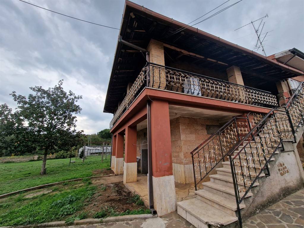 Villa in vendita a Zagarolo, 4 locali, prezzo € 149.000 | CambioCasa.it