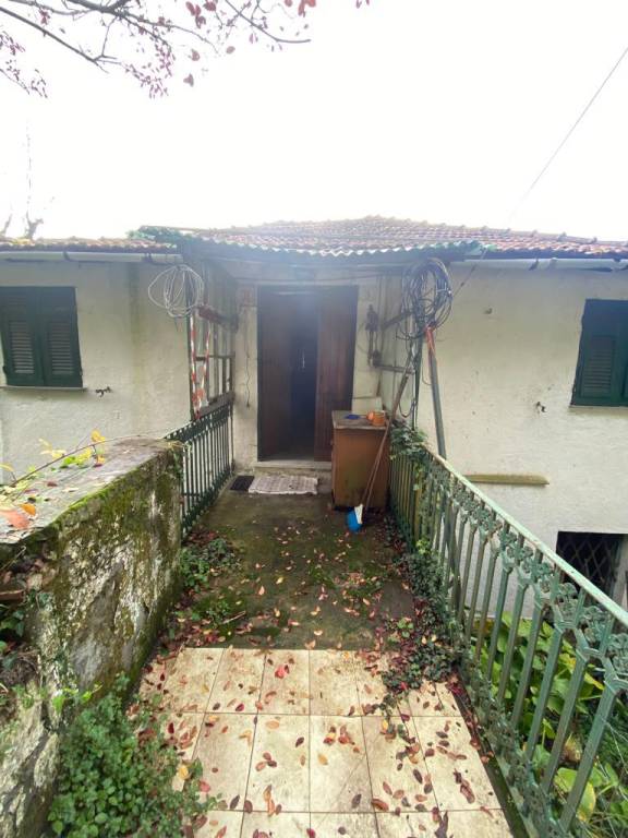 Villa in vendita a Serra Riccò, 4 locali, prezzo € 30.000 | PortaleAgenzieImmobiliari.it