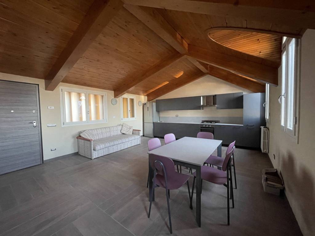 Appartamento in affitto a Borgomanero, 2 locali, prezzo € 650 | PortaleAgenzieImmobiliari.it