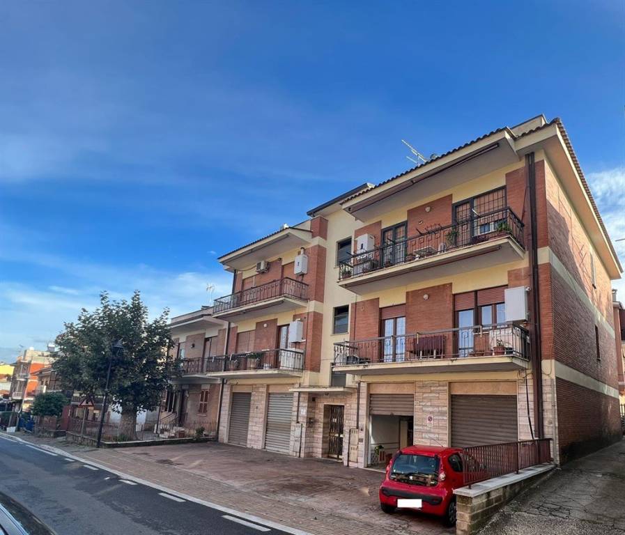 Appartamento in vendita a San Cesareo, 4 locali, prezzo € 139.000 | CambioCasa.it