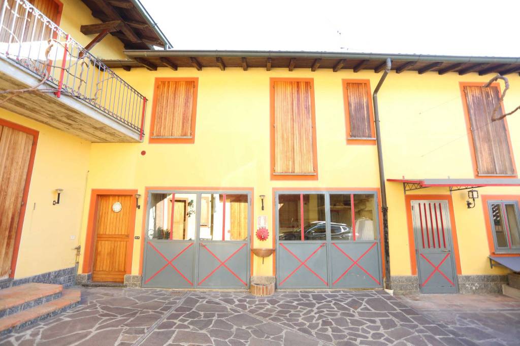 Palazzo / Stabile in vendita a Cavenago d'Adda