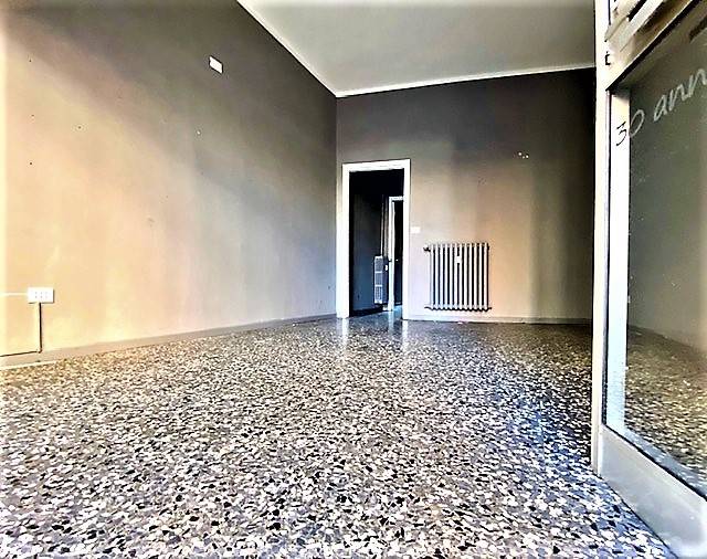 Negozio / Locale in affitto a Novara, 4 locali, prezzo € 800 | PortaleAgenzieImmobiliari.it