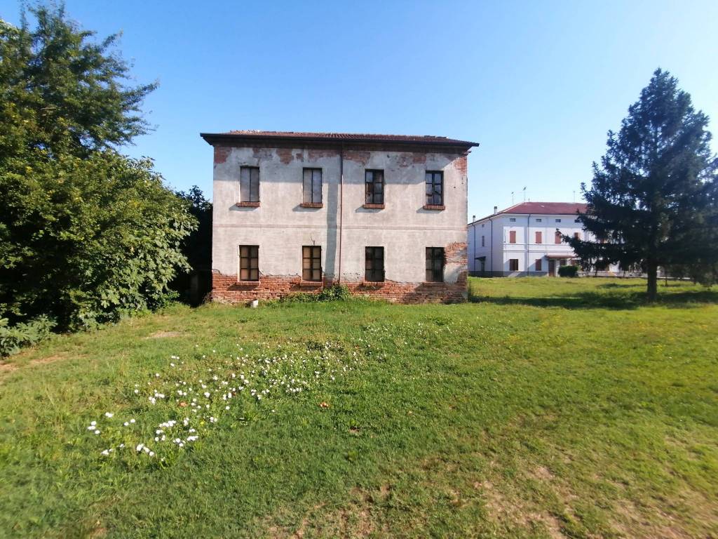 Villa in vendita a Marcaria, 4 locali, prezzo € 140.000 | PortaleAgenzieImmobiliari.it