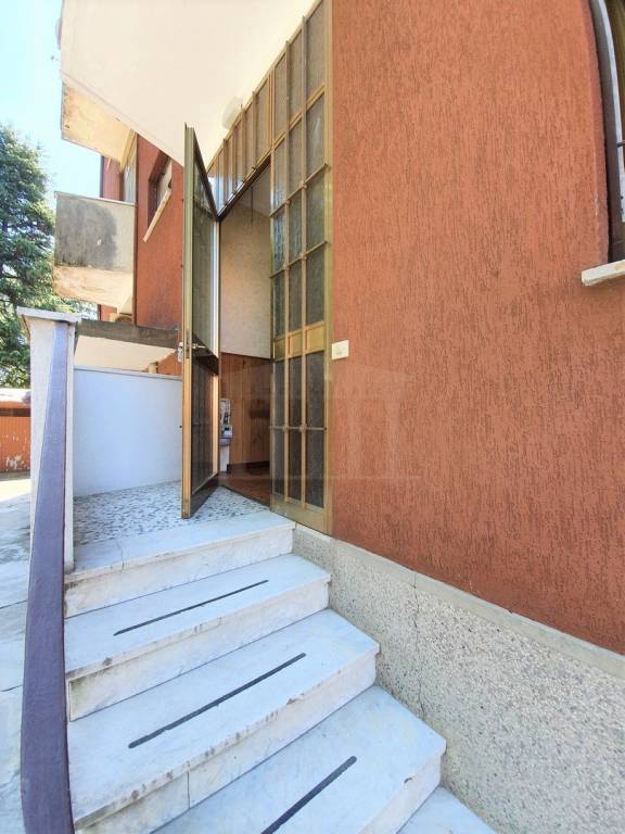 Appartamento in vendita a Lonate Pozzolo, 3 locali, prezzo € 58.000 | PortaleAgenzieImmobiliari.it