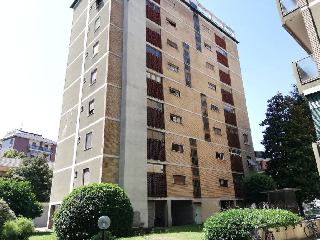 Appartamento in vendita a Bresso, 4 locali, prezzo € 235.000 | PortaleAgenzieImmobiliari.it