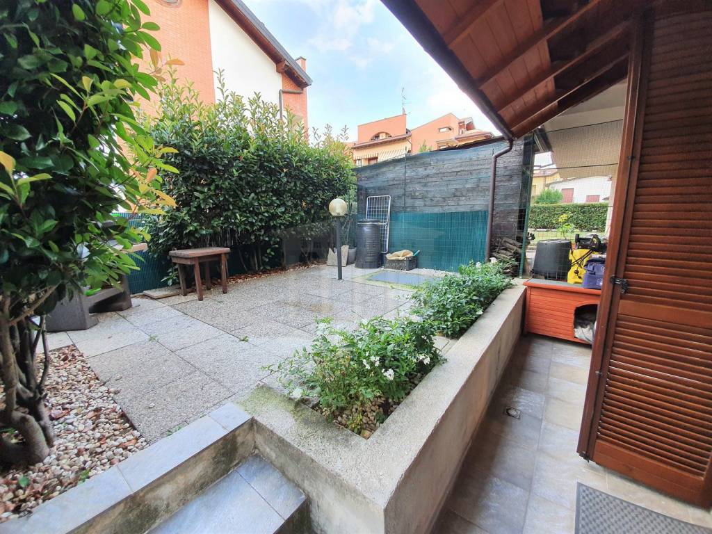 Appartamento in vendita a Cardano al Campo, 2 locali, prezzo € 78.000 | PortaleAgenzieImmobiliari.it