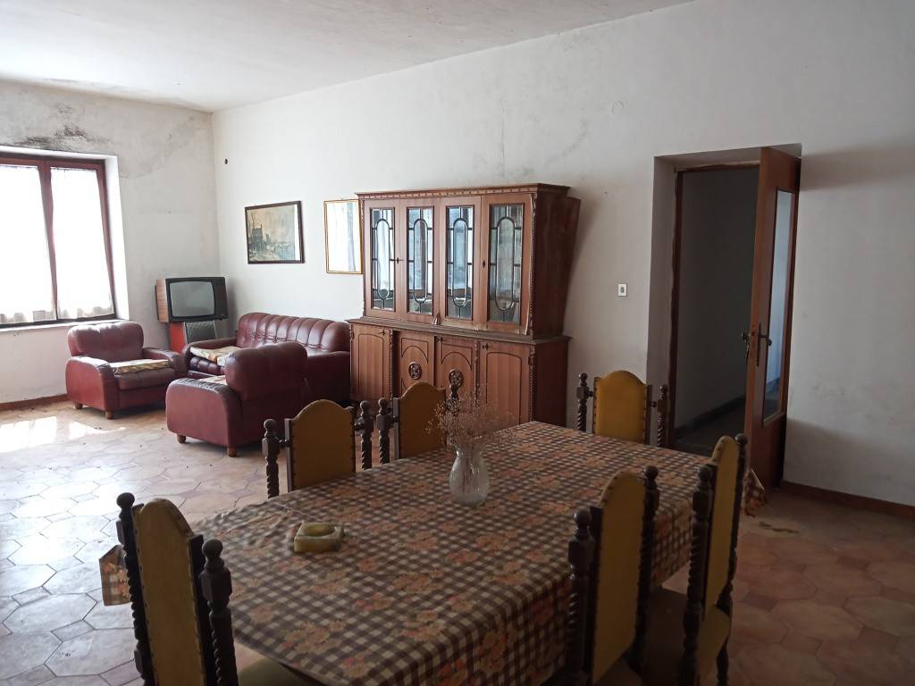 Appartamento in vendita a Piedimonte Matese, 5 locali, prezzo € 130.000 | CambioCasa.it
