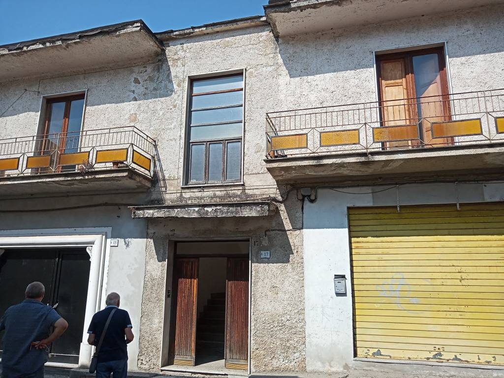 Palazzo / Stabile in vendita a Piedimonte Matese, 6 locali, prezzo € 370.000 | CambioCasa.it