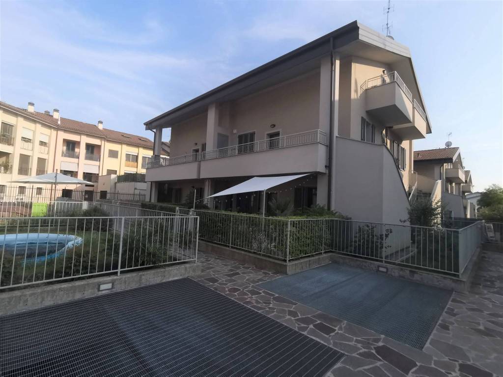 Appartamento in vendita a Vaprio d'Adda, 3 locali, prezzo € 167.000 | PortaleAgenzieImmobiliari.it