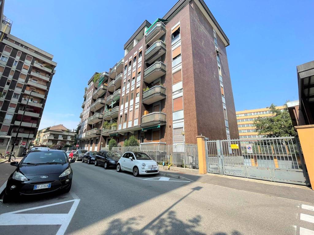 Appartamento in vendita a Cinisello Balsamo, 2 locali, prezzo € 130.000 | PortaleAgenzieImmobiliari.it