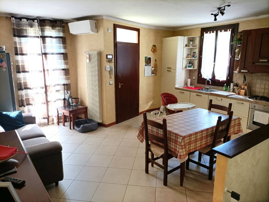 Appartamento in vendita a Castel Bolognese, 4 locali, prezzo € 200.000 | CambioCasa.it