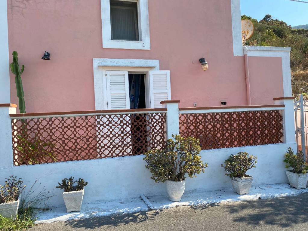 Appartamento in vendita a Ponza, 3 locali, prezzo € 360.000 | CambioCasa.it