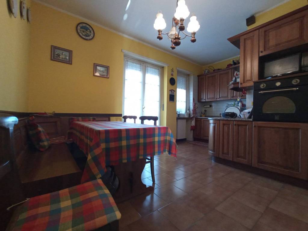 Appartamento in vendita a Asti, 6 locali, prezzo € 179.000 | PortaleAgenzieImmobiliari.it