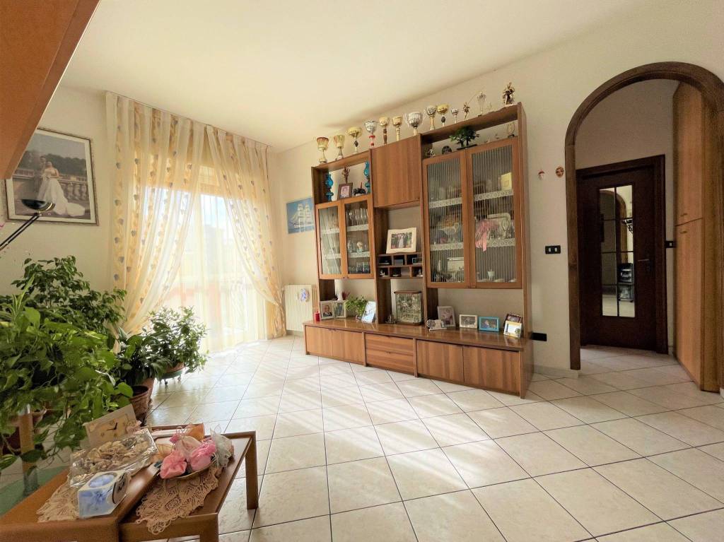Appartamento in vendita a Cinisello Balsamo, 4 locali, prezzo € 230.000 | PortaleAgenzieImmobiliari.it