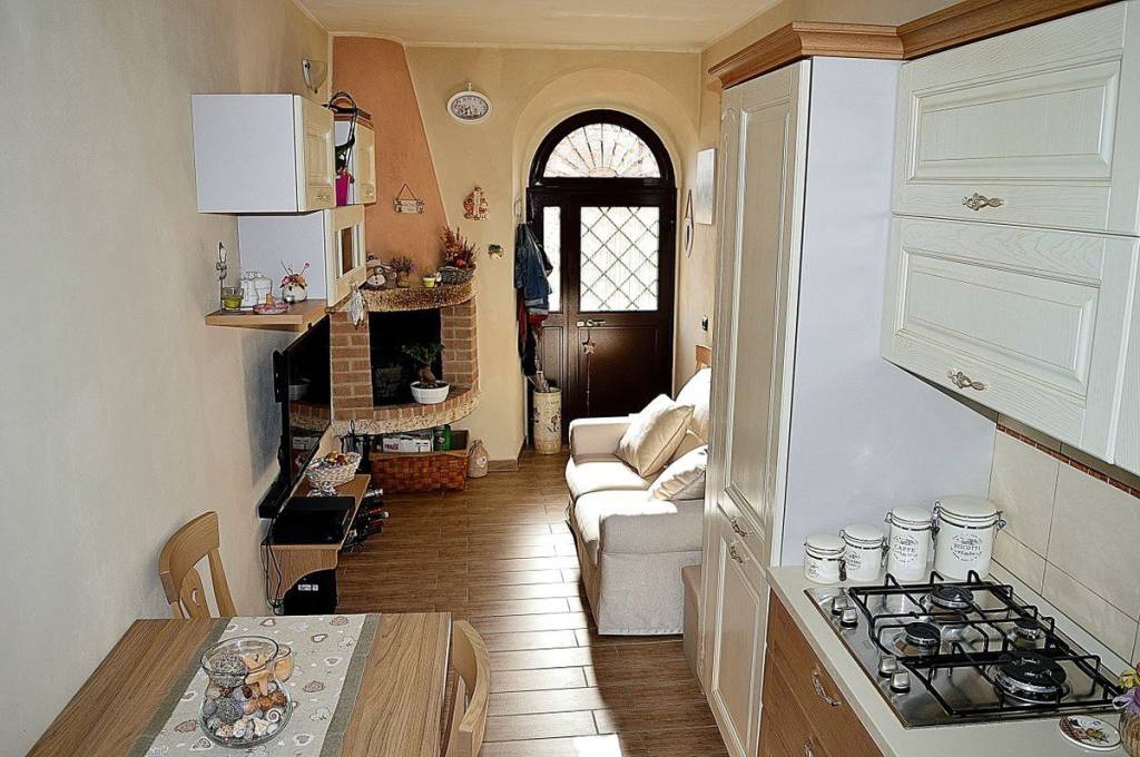 Appartamento in vendita a Casape, 3 locali, prezzo € 64.000 | CambioCasa.it