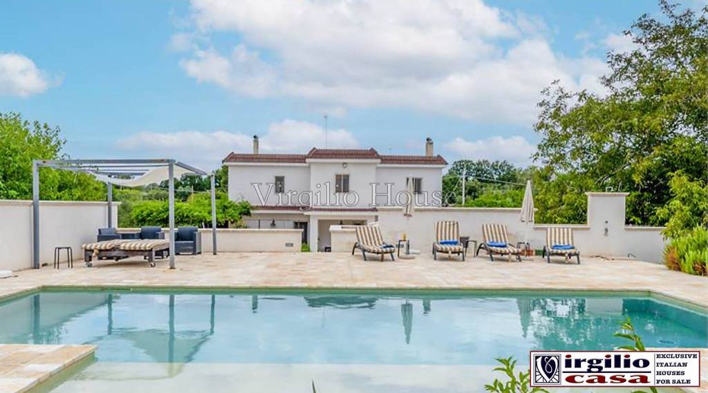 Villa in vendita a Ceglie Messapica, 9 locali, Trattative riservate | CambioCasa.it