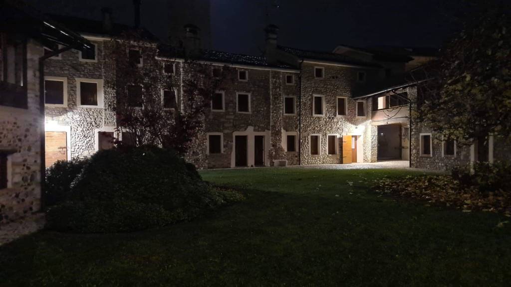 Villa in vendita a Valdobbiadene, 18 locali, Trattative riservate | PortaleAgenzieImmobiliari.it