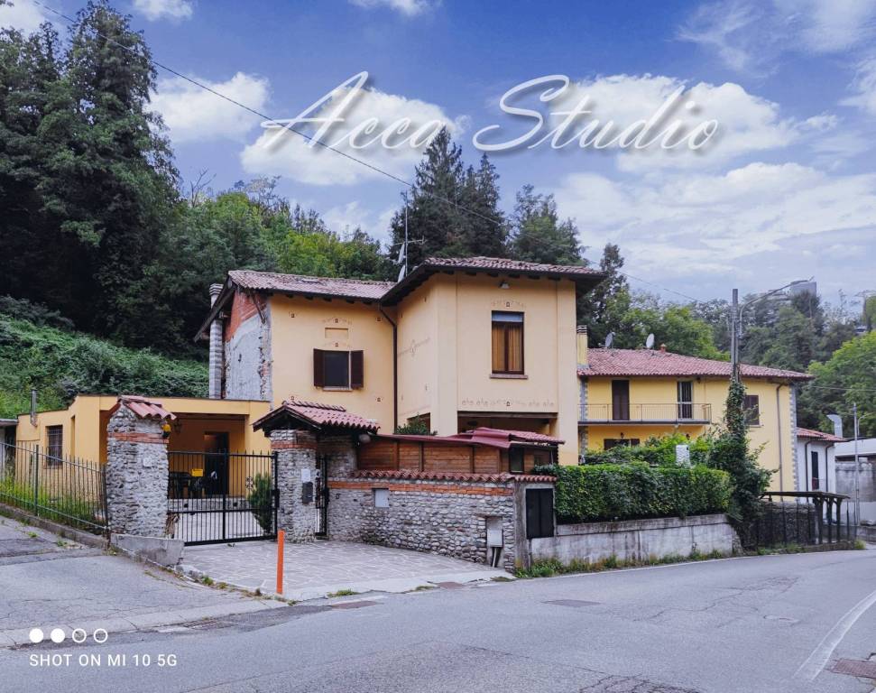 Villa in vendita a Como, 6 locali, zona Camnago Volta, prezzo € 465.000 | PortaleAgenzieImmobiliari.it