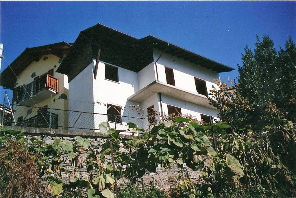 Villa in vendita a Montagna in Valtellina, 3 locali, prezzo € 65.000 | CambioCasa.it