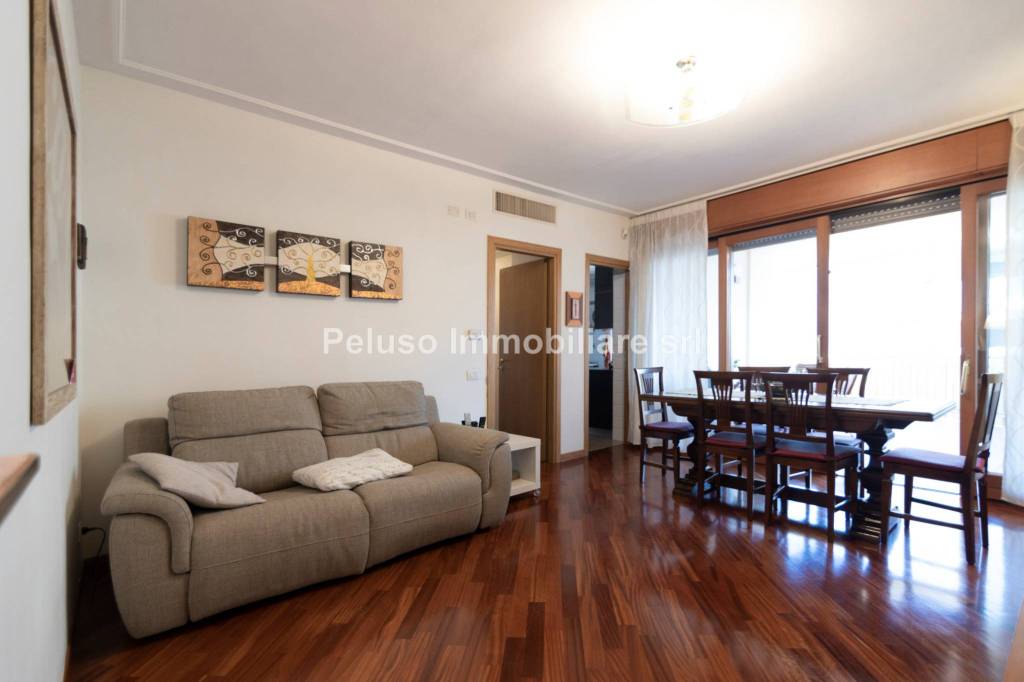 Appartamento in vendita a Roma, 3 locali, zona Zona: 36 . Finocchio, Torre Gaia, Tor Vergata, Borghesiana, prezzo € 365.000 | CambioCasa.it