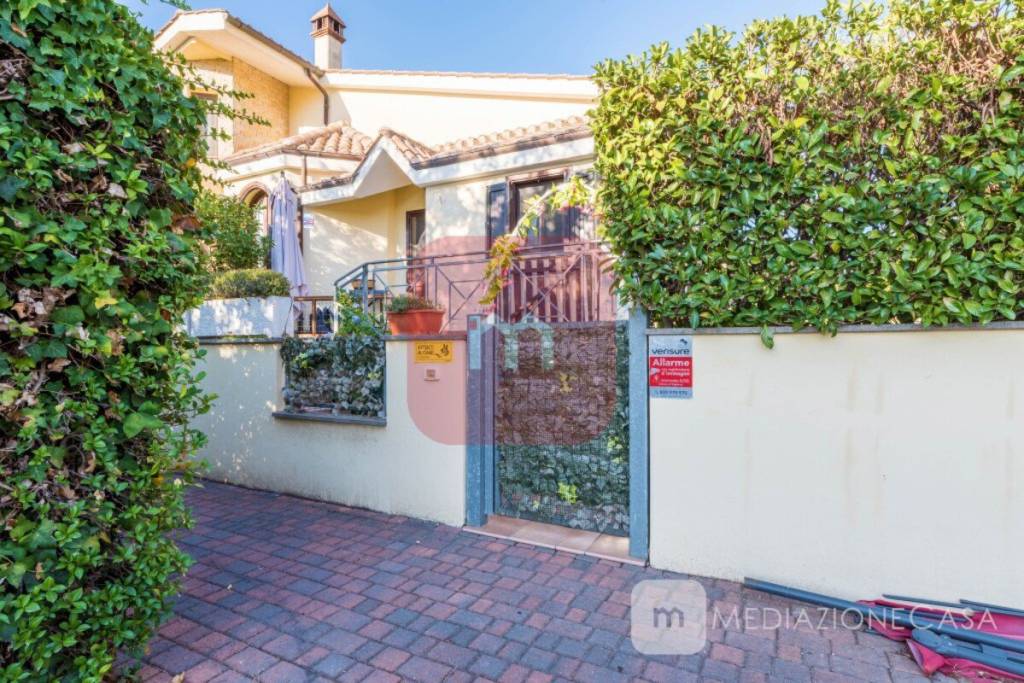 Villa a Schiera in vendita a Fiumicino, 3 locali, prezzo € 295.000 | CambioCasa.it