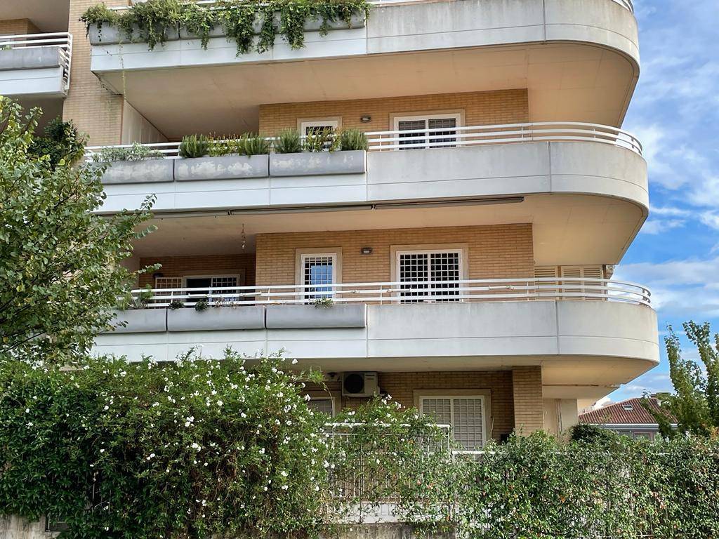 Appartamento in vendita a Roma, 3 locali, zona Zona: 33 . Quarto Casale, Labaro, Valle Muricana, Prima Porta, prezzo € 195.000 | CambioCasa.it