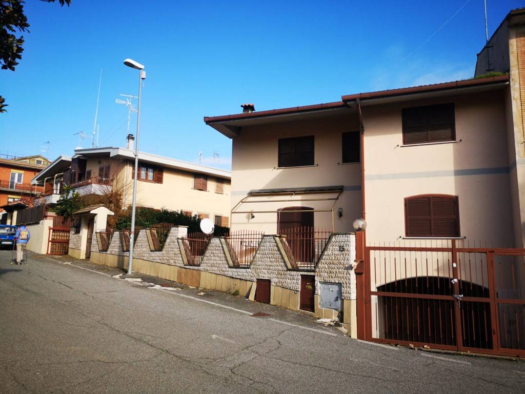 Villa in vendita a Colonna, 6 locali, prezzo € 269.000 | CambioCasa.it